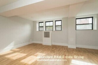 123 Highland Ave, Unit 32 in Somerville, MA - Foto de edificio - Building Photo