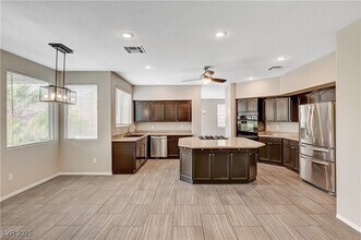 686 Vortex Ave in Henderson, NV - Building Photo - Building Photo