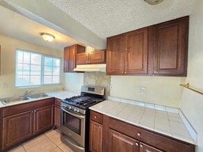 2010 W Lumber St in Lancaster, CA - Building Photo - Building Photo