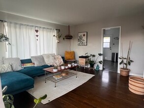 67 College Dr, Unit 67 College Dr in Ventura, CA - Building Photo - Building Photo