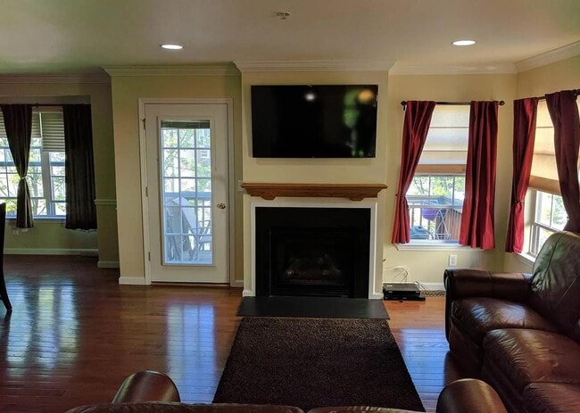 24 Marina Dr in Bayonne, NJ - Building Photo - Building Photo
