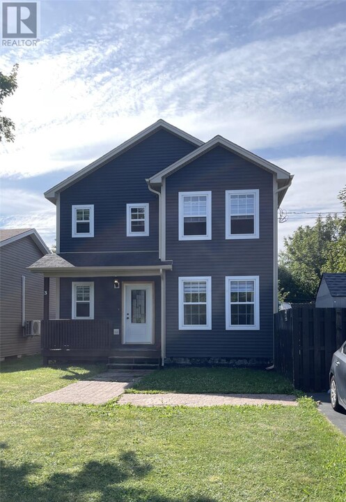 3 Thistles Rd in Conception Bay South, NL - Building Photo