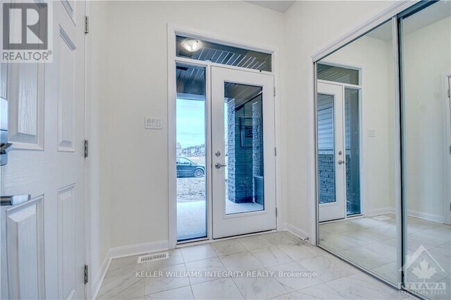 247 Clonrush Way in Ottawa, ON - Building Photo - Building Photo