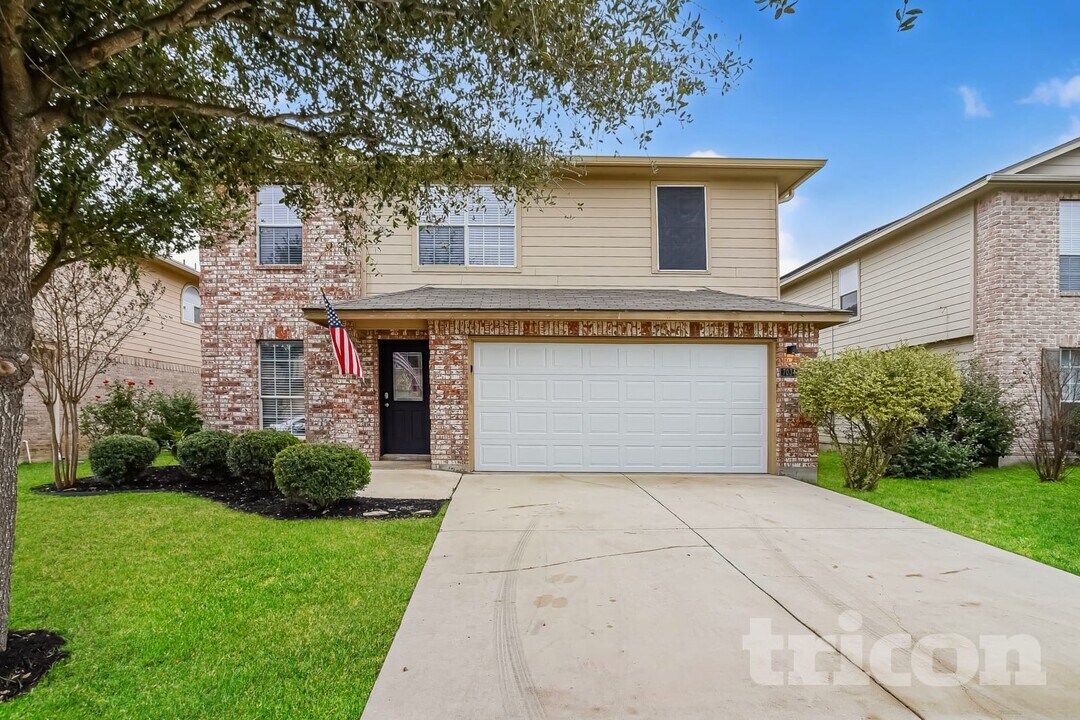 7034 Daybreak Peaks in Converse, TX - Foto de edificio