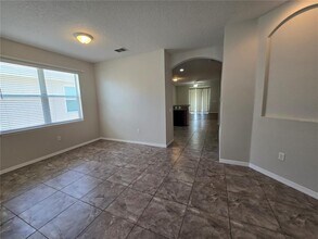 856 Krenson Woods Ln in Lakeland, FL - Building Photo - Building Photo