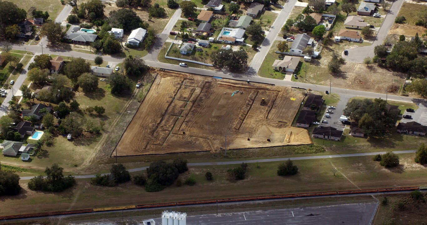 113 S 14th St in Haines City, FL - Building Photo