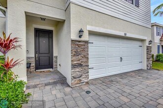 92 Palmetto Ln in Royal Palm Beach, FL - Building Photo - Building Photo