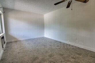 10632 Woods Cir in Bonita Springs, FL - Building Photo - Building Photo