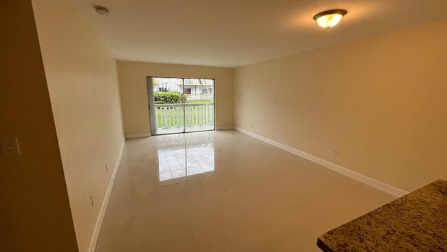 15205 NE 6th Ave in Miami, FL - Building Photo - Building Photo