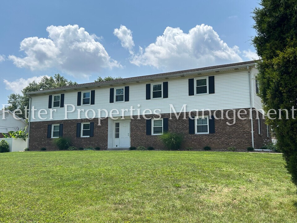 4812 Oak Hill Rd, Unit B in Evansville, IN - Foto de edificio