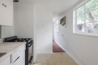 3400 Lafayette Ave in Austin, TX - Building Photo - Building Photo