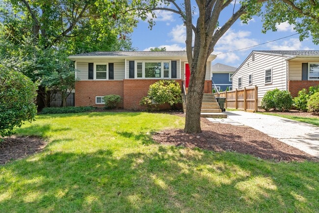 property at 4711 Norwich Rd