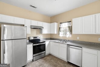 3285 Oakley Pl in Union City, GA - Building Photo - Building Photo