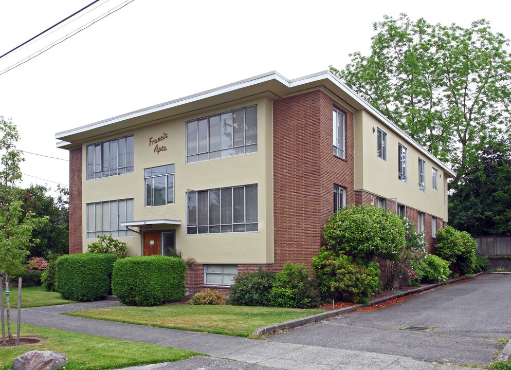 Francis Apartments in Seattle, WA - Building Photo