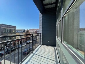 1730 W 18th St in Chicago, IL - Building Photo - Building Photo