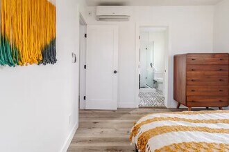 331 1/2 N Alexandria Ave, Unit 331.5 in Los Angeles, CA - Foto de edificio - Building Photo