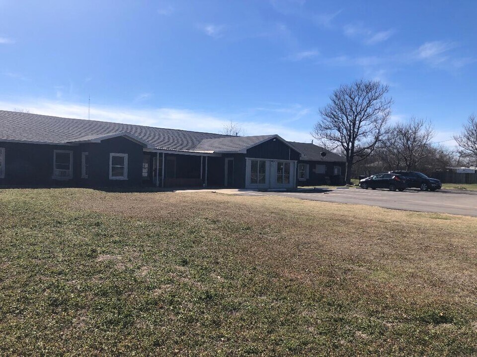 3201 Southwest Dr in Wichita Falls, TX - Building Photo