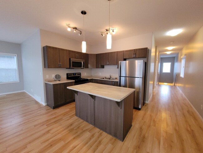 16129-16141 141 St NW in Edmonton, AB - Building Photo - Building Photo