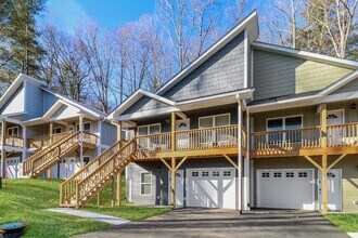 532 Sycamore Br Rd in Asheville, NC - Building Photo - Building Photo