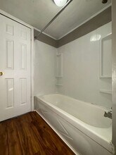 1731 W Thoman St in Springfield, MO - Foto de edificio - Building Photo