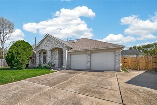 8203 Paddington Pl Dr in Houston, TX - Building Photo