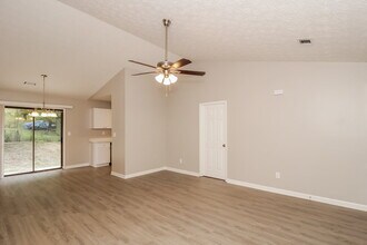 108 Julie Ln in Stockbridge, GA - Building Photo - Building Photo