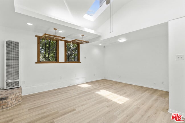 11110 Charnock Rd in Los Angeles, CA - Building Photo - Building Photo