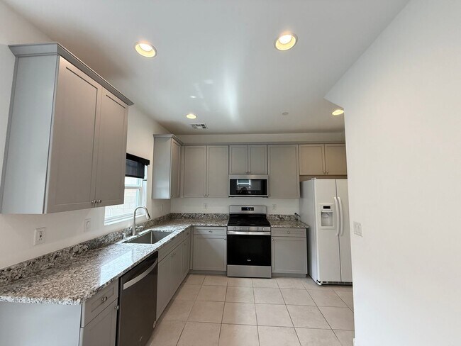 69 Ella Ashman Ave in Henderson, NV - Building Photo - Building Photo