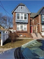 255 W Englewood Ave in Englewood, NJ - Building Photo