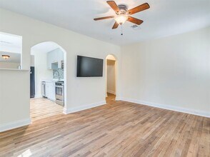 1008 Fiesta St in Austin, TX - Building Photo - Building Photo