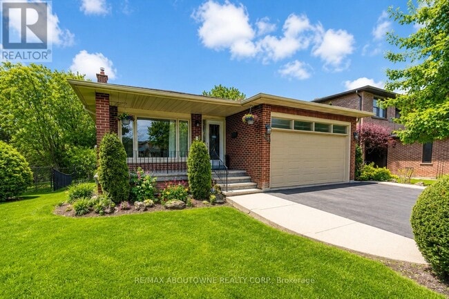 property at 440 Parkridge Crescent