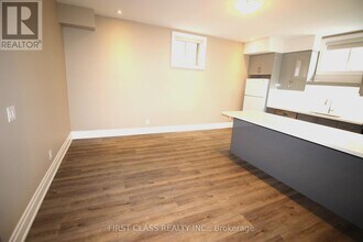 46 Settlement Cres in Richmond Hill, ON - Building Photo - Building Photo
