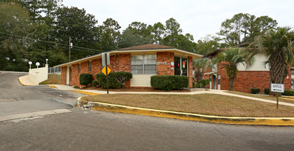 Rockbrook Garden Apartments in Tallahassee, FL - Building Photo - Building Photo