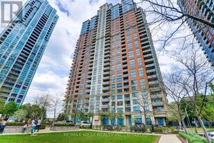 25 Viking Ln in Toronto, ON - Building Photo