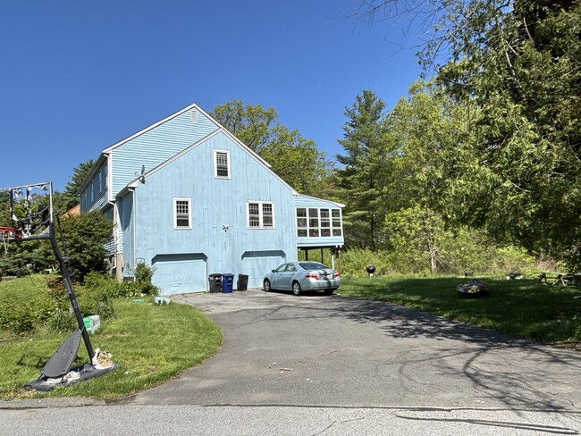 property at 5 Freeman Cir