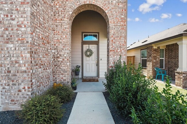 141 Rowdy Yates Wy in Jarrell, TX - Building Photo - Building Photo