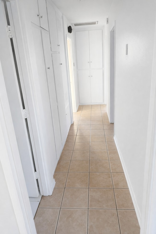 526 E Nugent St in Lancaster, CA - Building Photo - Building Photo