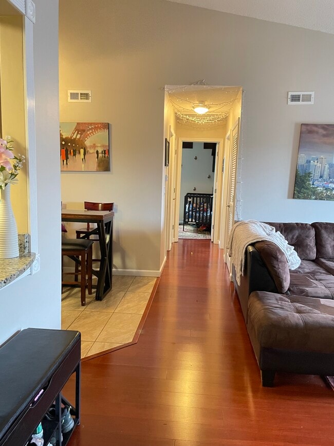 property at 19 Meadow Ridge E