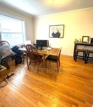 910 W Oakdale Ave in Chicago, IL - Building Photo - Building Photo