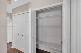 539 Menendez Ave in Coral Gables, FL - Foto de edificio - Building Photo