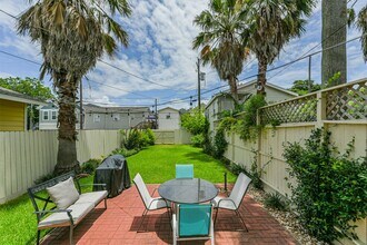 1402 26th St in Galveston, TX - Building Photo - Building Photo