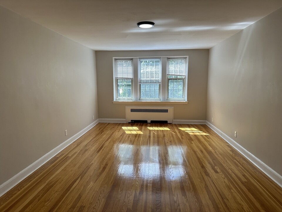 22 Concord Ave, Unit #111 in Cambridge, MA - Building Photo