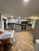 1060 Seaboard Ave NW, Unit Garden Apt in Atlanta, GA - Building Photo