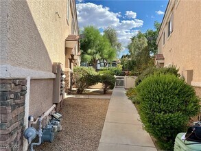 1285 Large Cap Dr in Henderson, NV - Foto de edificio - Building Photo