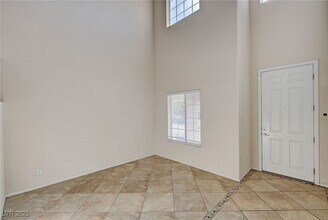 5536 Danforth Ave in Las Vegas, NV - Foto de edificio - Building Photo