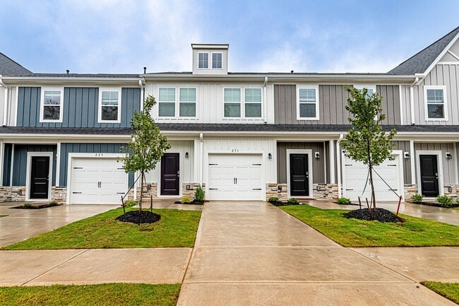 231 Santorini Wy in Mauldin, SC - Foto de edificio - Building Photo