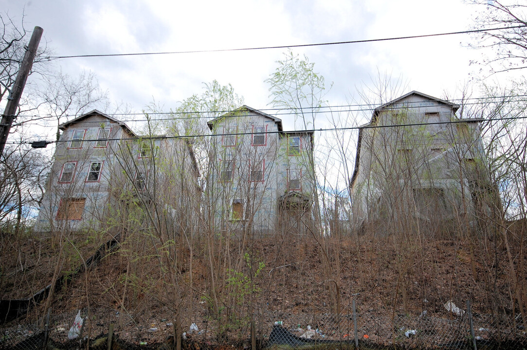 5039 A St SE in Washington, DC - Building Photo