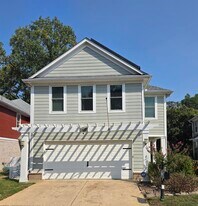 1090 River Isle Dr in Memphis, TN - Building Photo