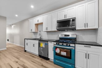 232 N Patterson Park Ave in Baltimore, MD - Building Photo - Building Photo