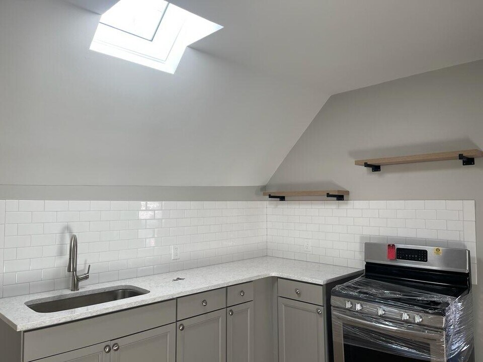 1233 Eggert Rd in Eggertsville, NY - Building Photo